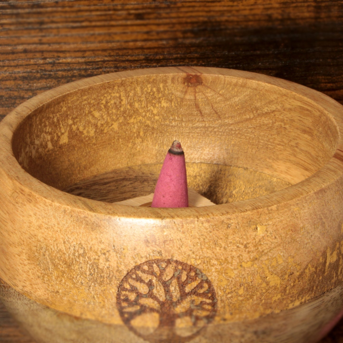 Kit de Cuenco de Madera con 10 Inciensos Artesanales en Cono