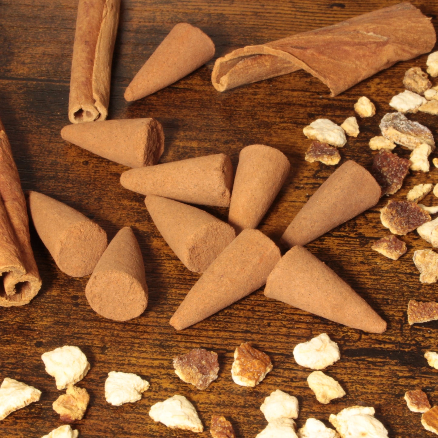 Kit de Cuenco de Madera con 10 Inciensos Artesanales en Cono