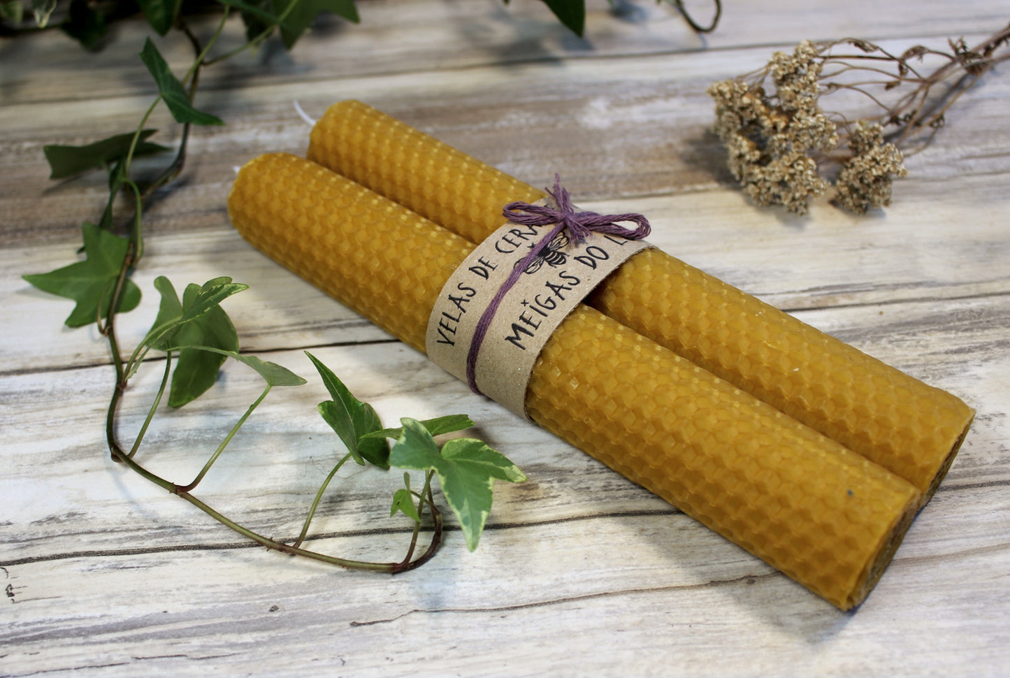 Natural tall BEESWAX candles. 2 rolled 20 cm candles or handmade honey candles. Size: 10cm x 3cm. Ecological packaging without plastic. 150g