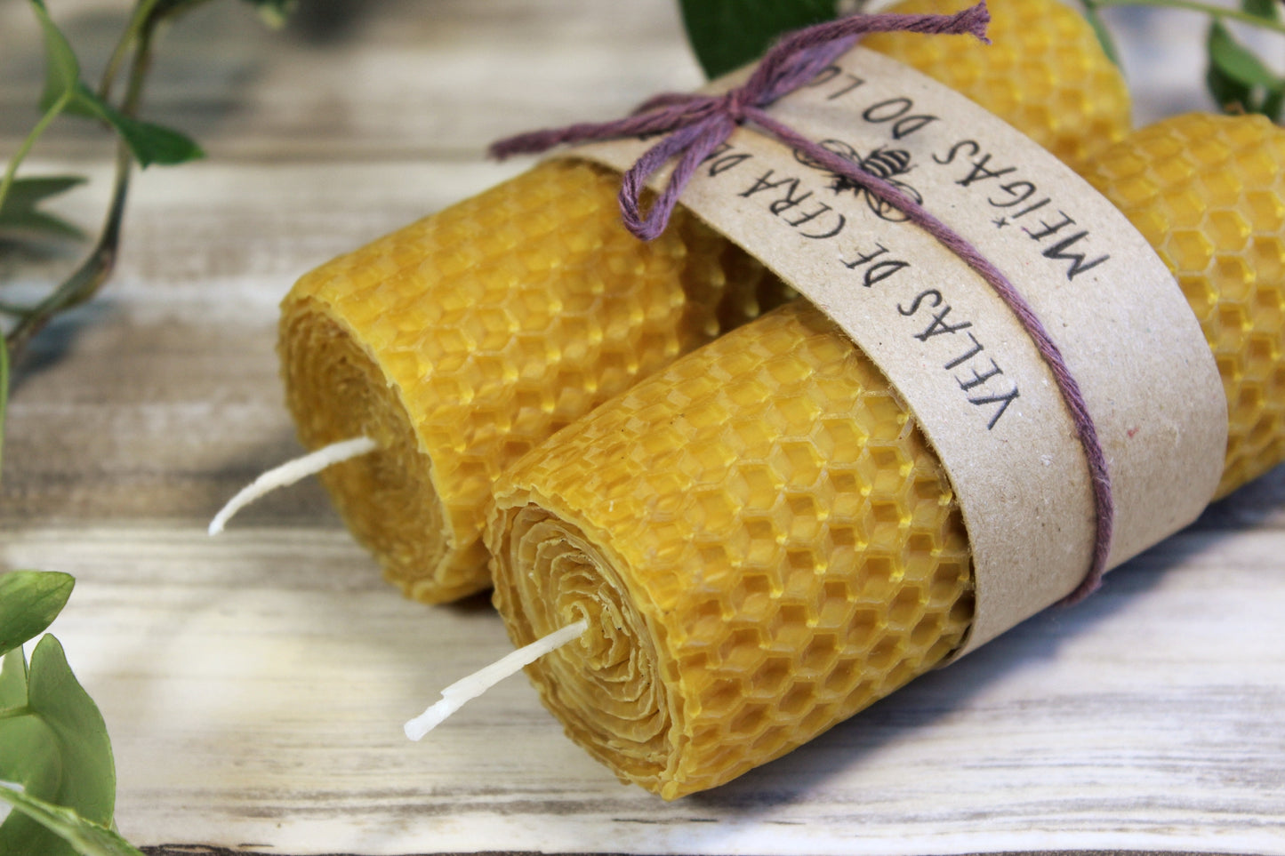 Natural BEESWAX candles. 2 rolled candles or handmade honey candles. Size: 10cm x 3cm. Ecological packaging without plastics. 150g