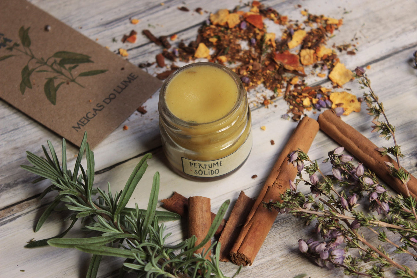 Samhain solid perfume 30ml. Aromas: macerated rosemary, orange, incense and cloves. REUSABLE glass CONTAINER with lid. Bee wax